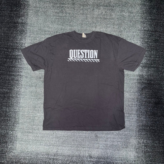 String Question Tee Black